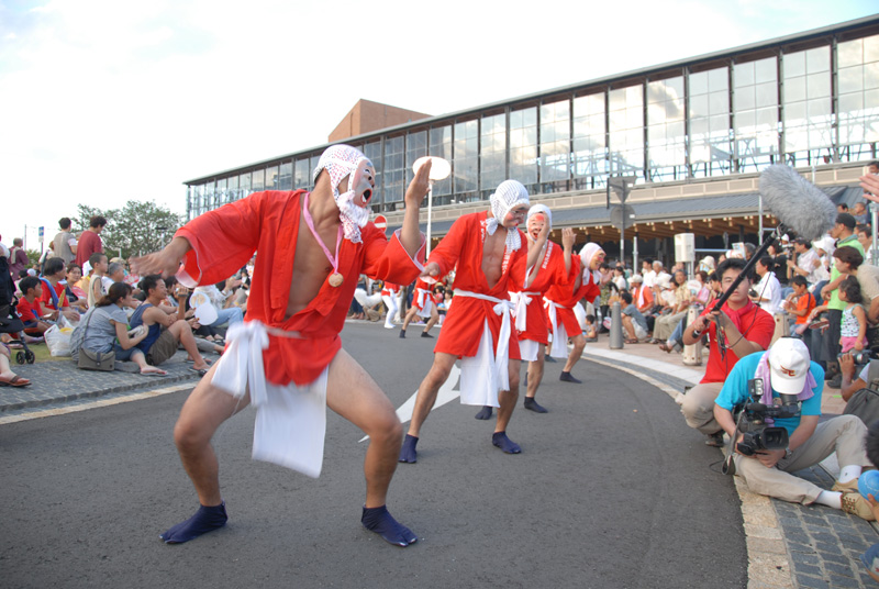 阿波踊りやよさこいだけが日本の踊りじゃない！キレッキレッな「ひょっとこ」が群舞する「日向ひょっとこ夏祭り」を見よ！