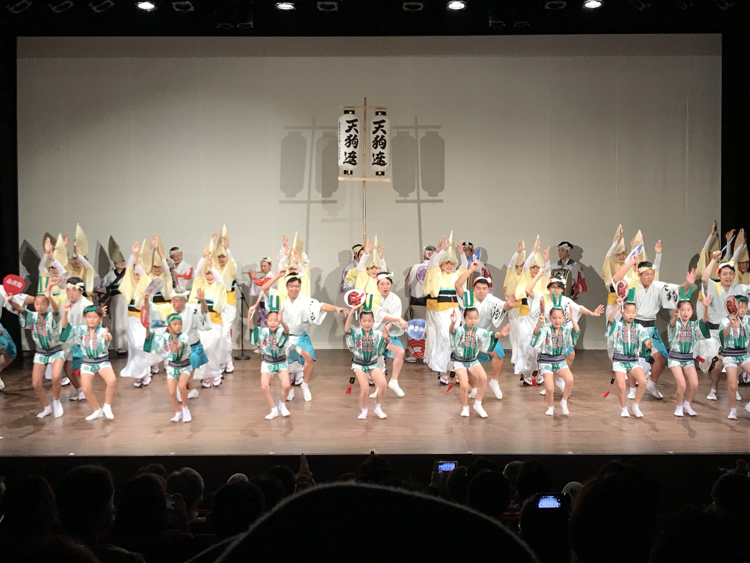 東京高円寺「秋の阿波おどり」！やっぱり踊りはやめられない！舞台で見る阿波おどりの魅力！