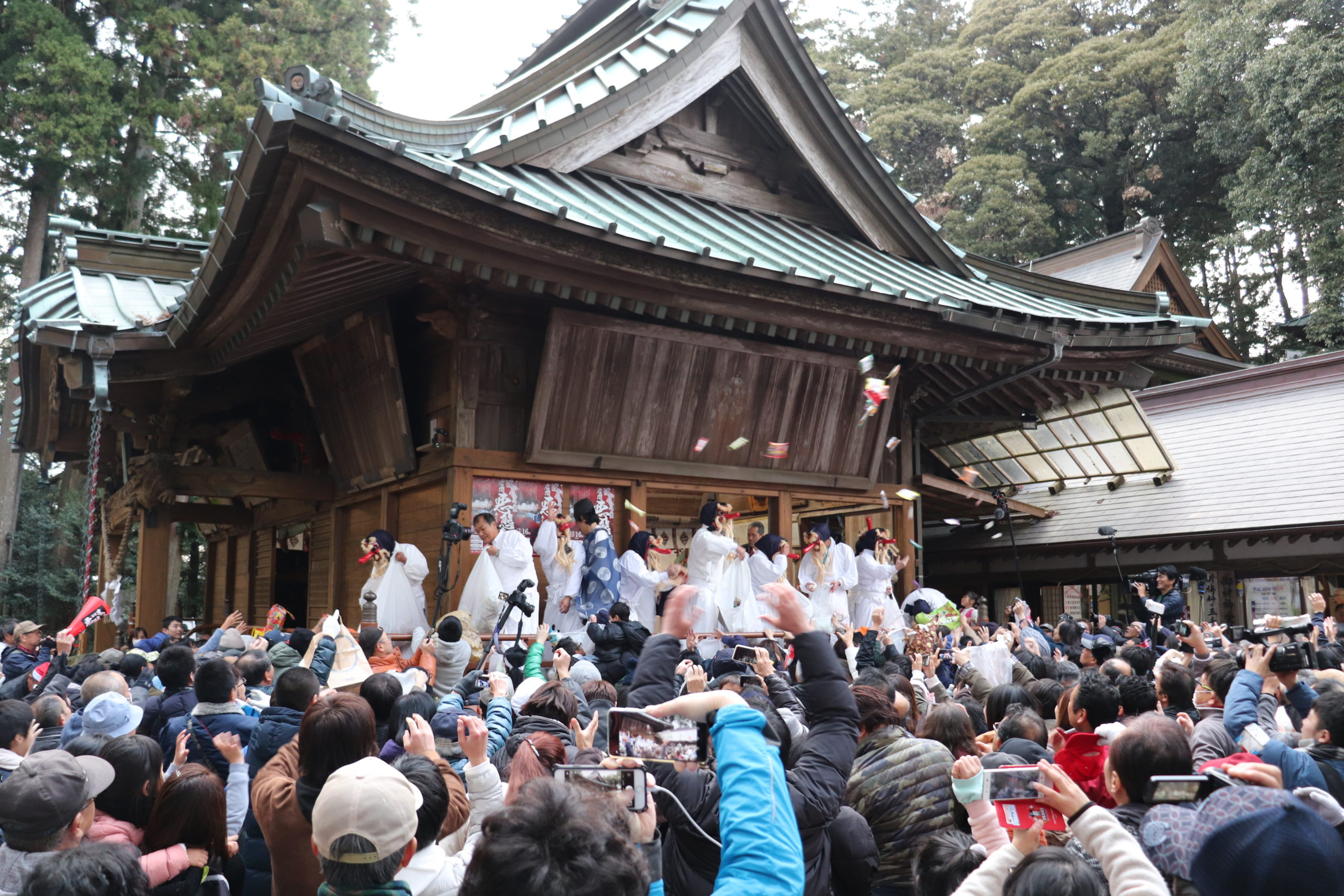 クラブツーリズムのバスツアーで悪態まつりに行って悪態をついてみた！