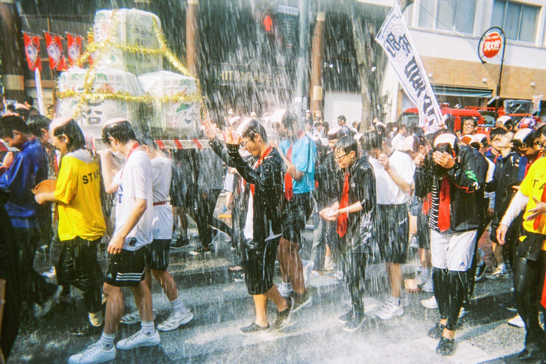 湯量99トン！「湯ぶっかけまつり」って？大分・別府八湯温泉まつりがスゴイ！2023年も開催