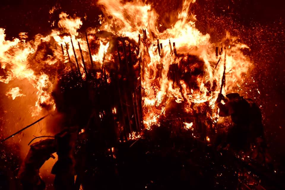 熱い熱い熱い！！！鳥羽の火祭りは見てるだけで熱くなる！ごおおおっ！【SNSまとめ】