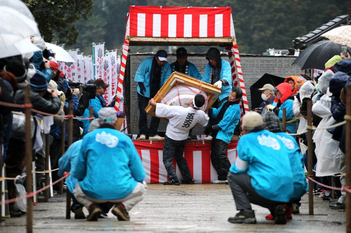 五大力餅会陽をレポート！あなたは稀勢の里関を持ち上げれますか？