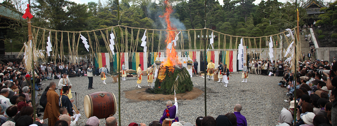 火渡りは「死と再生」の疑似体験、2020年の開催予定は？一般人も火を渡れるって熱くないの？