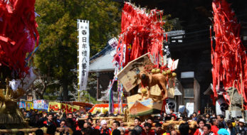 あの織田信長も参加したって本当？山車のけんかが見どころの奇祭「左義長まつり」をご紹介！
