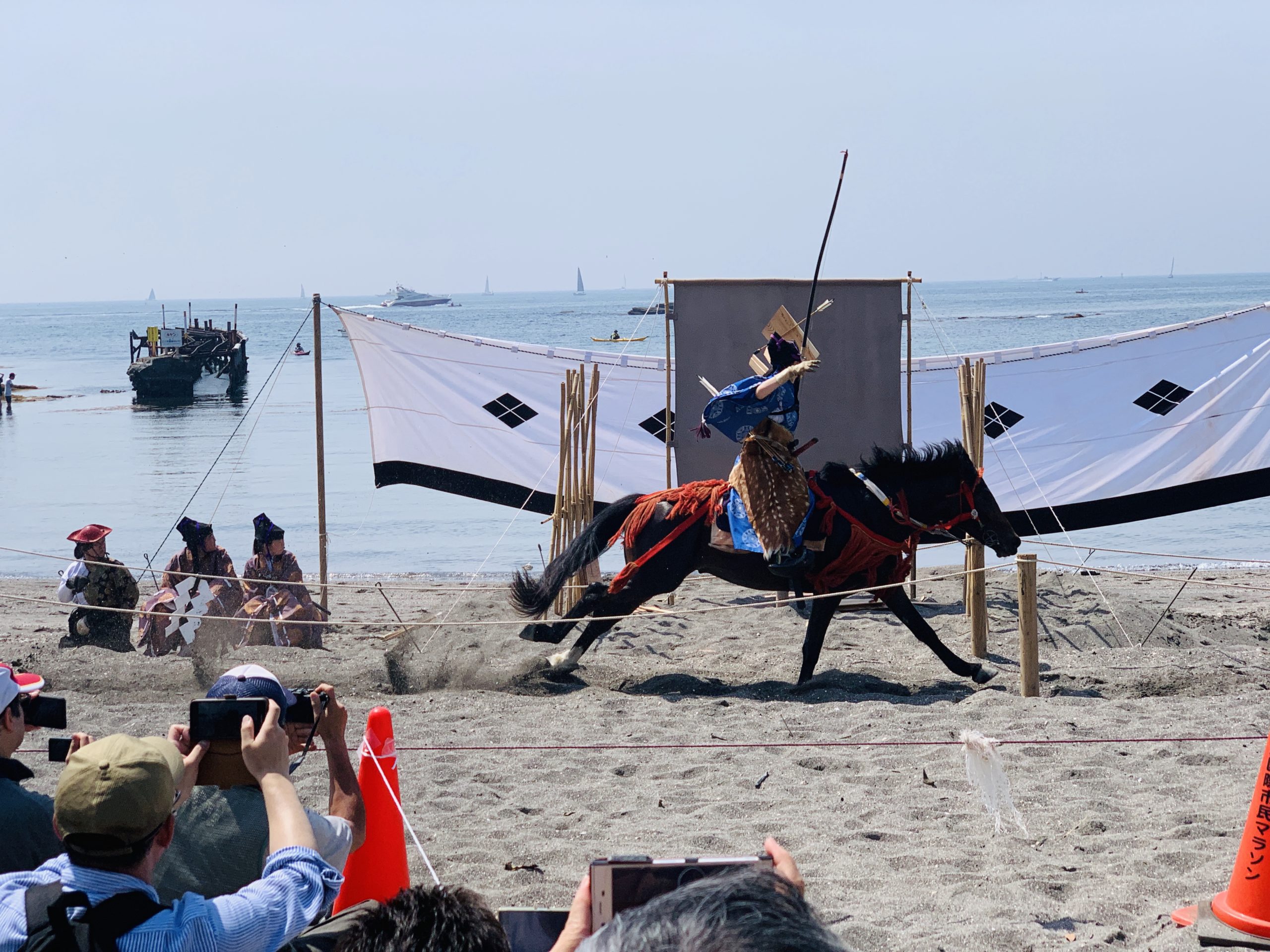 人馬一体、熱砂を駆ける。　三崎の道寸祭り【笠懸】