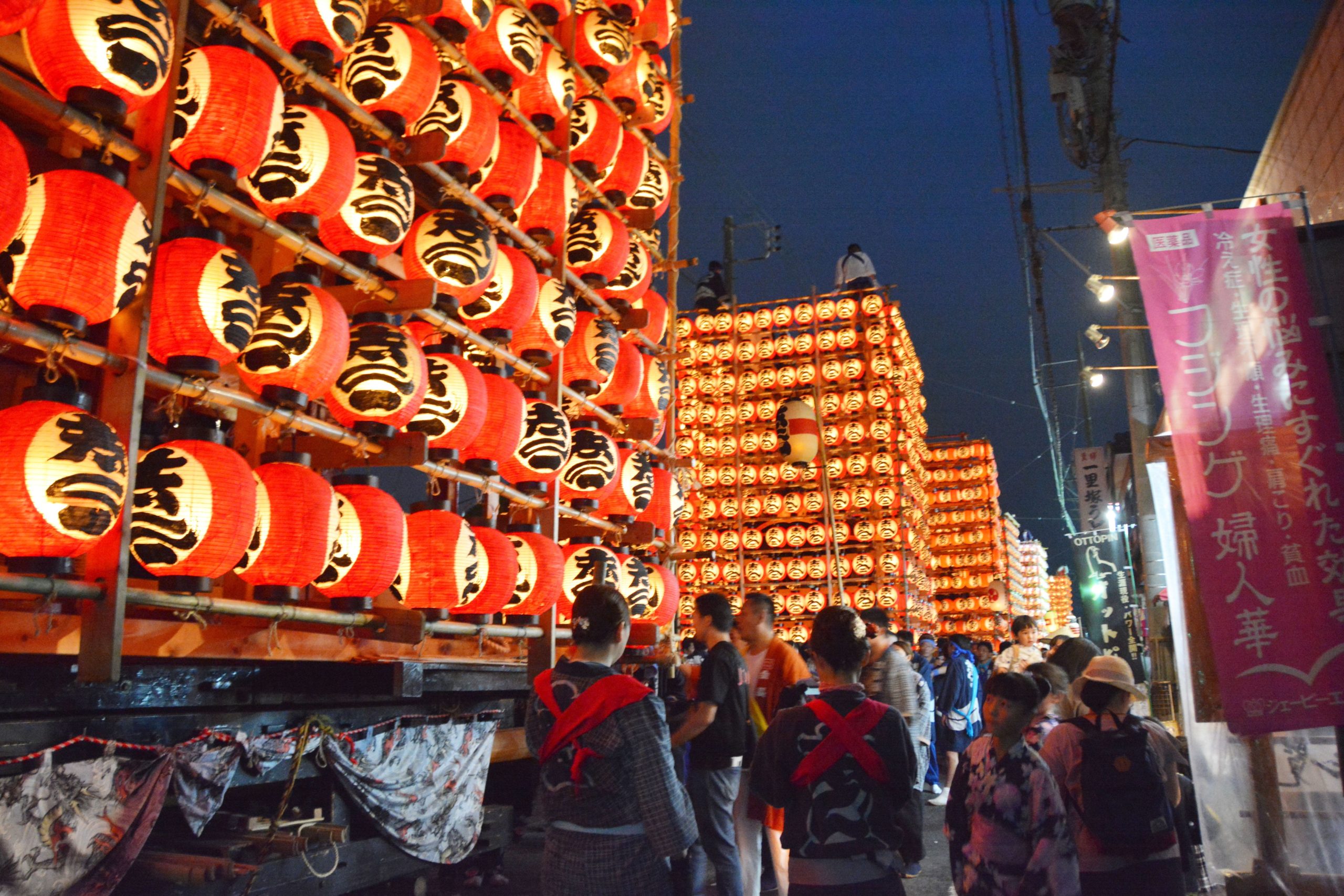 4000個の生火ちょうちんがスゴイ！埼玉『久喜提燈祭り「天王様」』！ド派手な山車の夜顔が見もの！