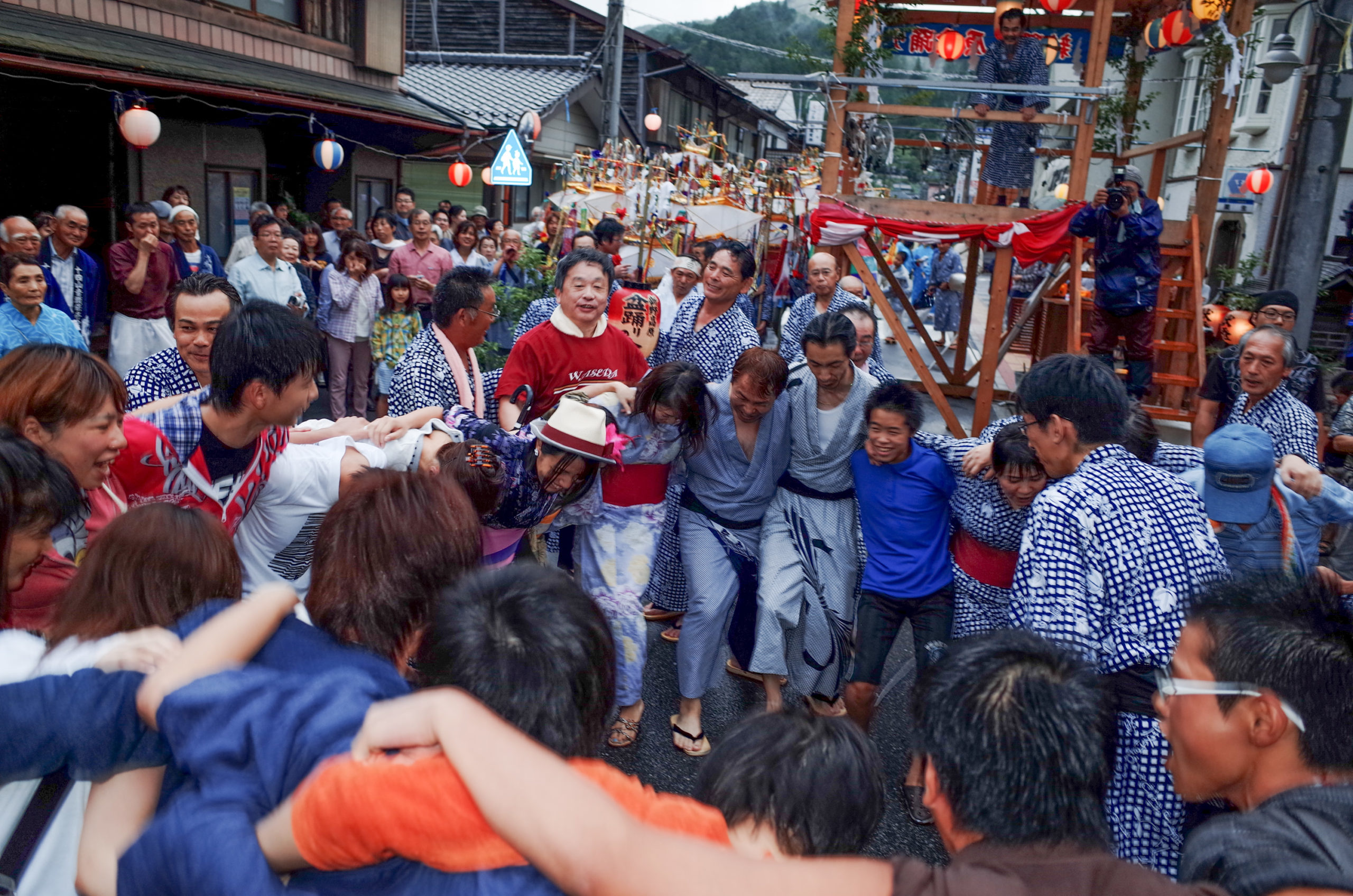「新野の盆踊り」はアカペラしっとりミュージカル！さあさ、皆さましおれちゃだめよ〜♪