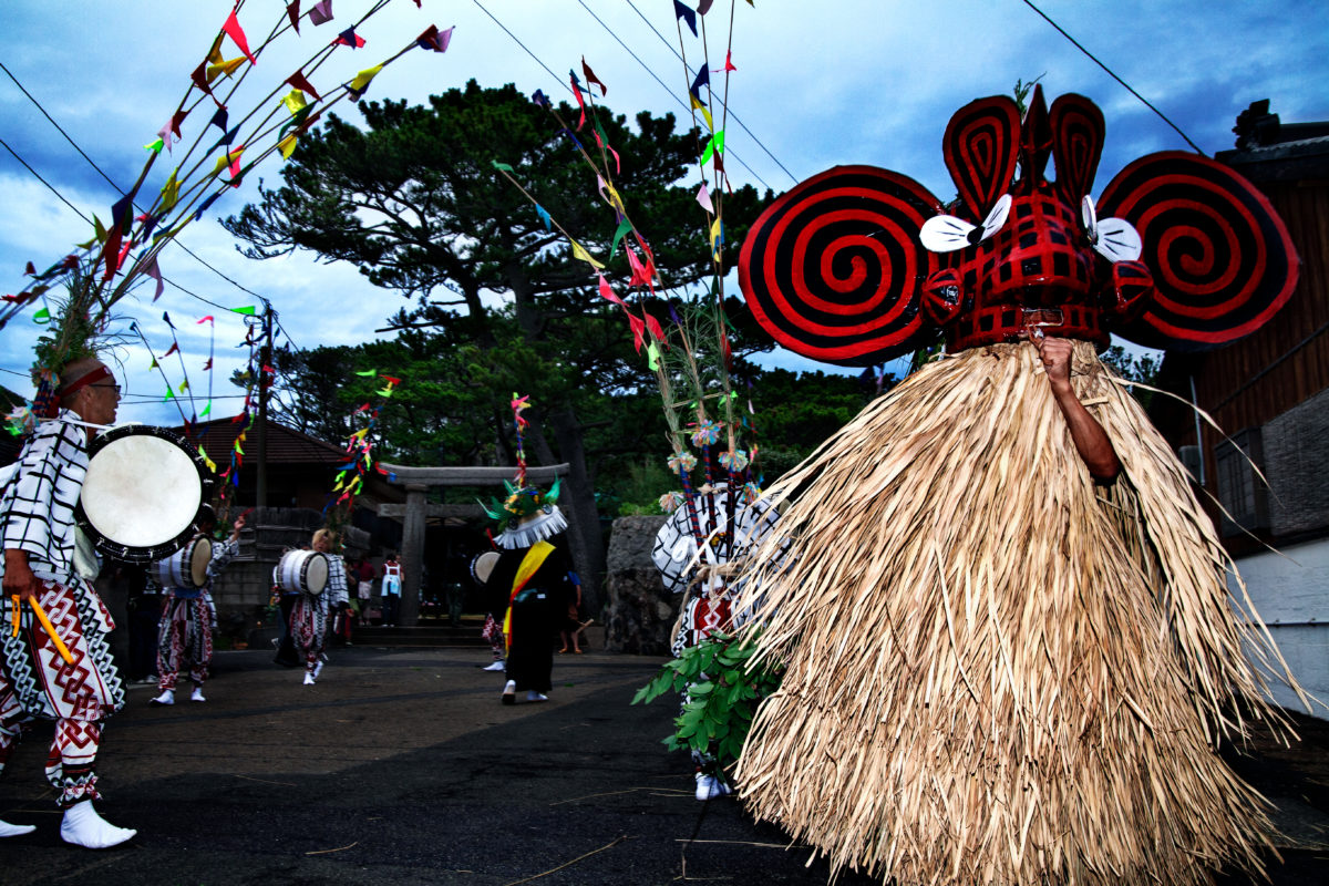 メンドン、ユネスコ登録来訪神と知る島文化