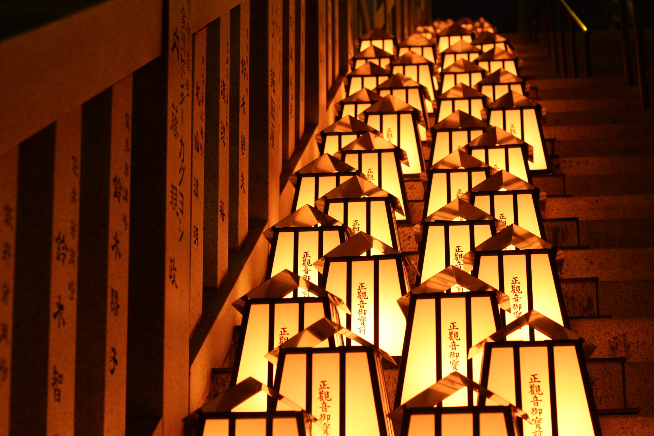 2023年も静岡・尊永寺「万灯祭」は幻想的！ステージショーにほおずき市と寄席で楽しむ「四万六千日」！