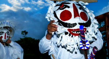 与論十五夜踊り 〜唄って踊って心が通う〜