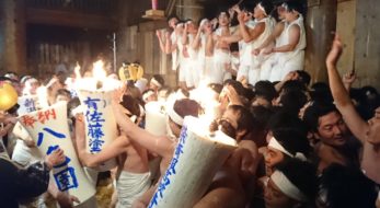 「越後浦佐毘沙門堂の大ロウソク祭り」裸とロウソクと寺と私｜観光経済新聞