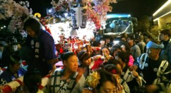 「石和温泉花みこし」満開の桜と艶やかな神輿体験｜観光経済新聞