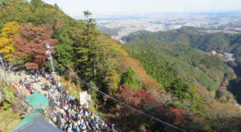 「高尾山もみじまつり」、登山者数世界一の高尾山で目の保養をしながらのグルメ