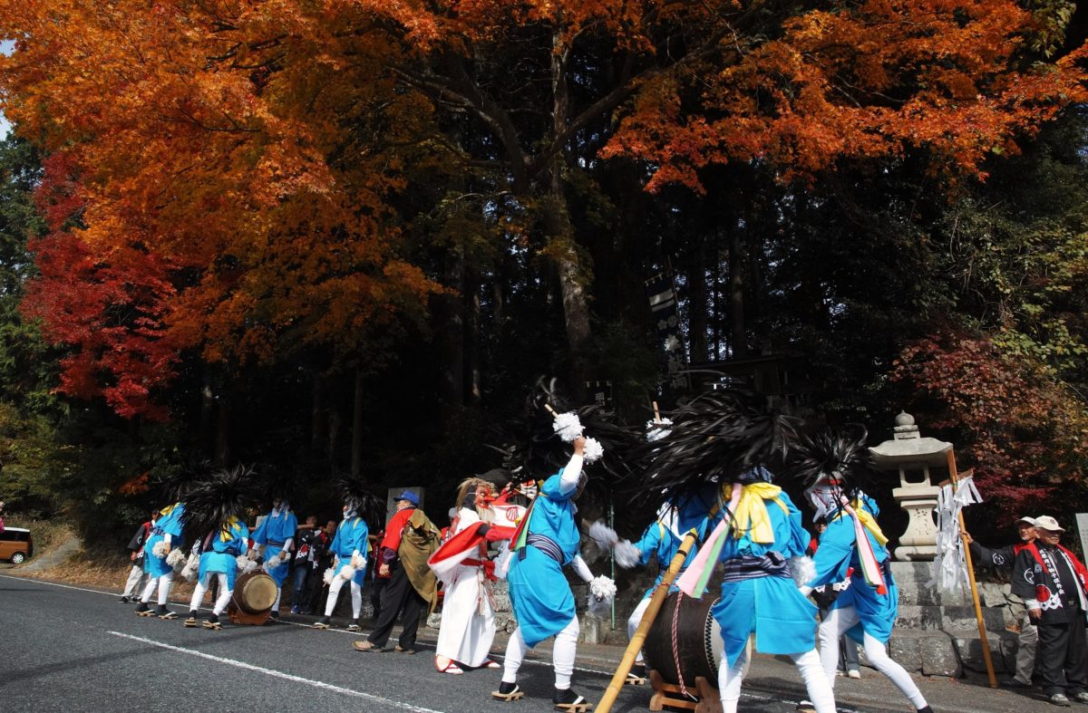 ｢渡り拍子」をレポート！！岡山県無形民俗文化財の闘鶏楽起源の跳ね踊り♪