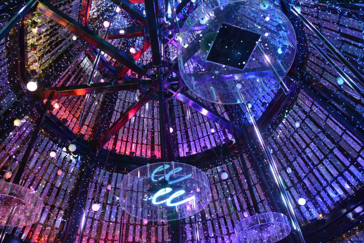 「日比谷マジックタイム・イルミネーション」のスターライトツリーで宇宙船を体感