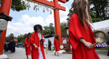 葵祭と京の三大奇祭「やすらい祭」｜観光経済新聞