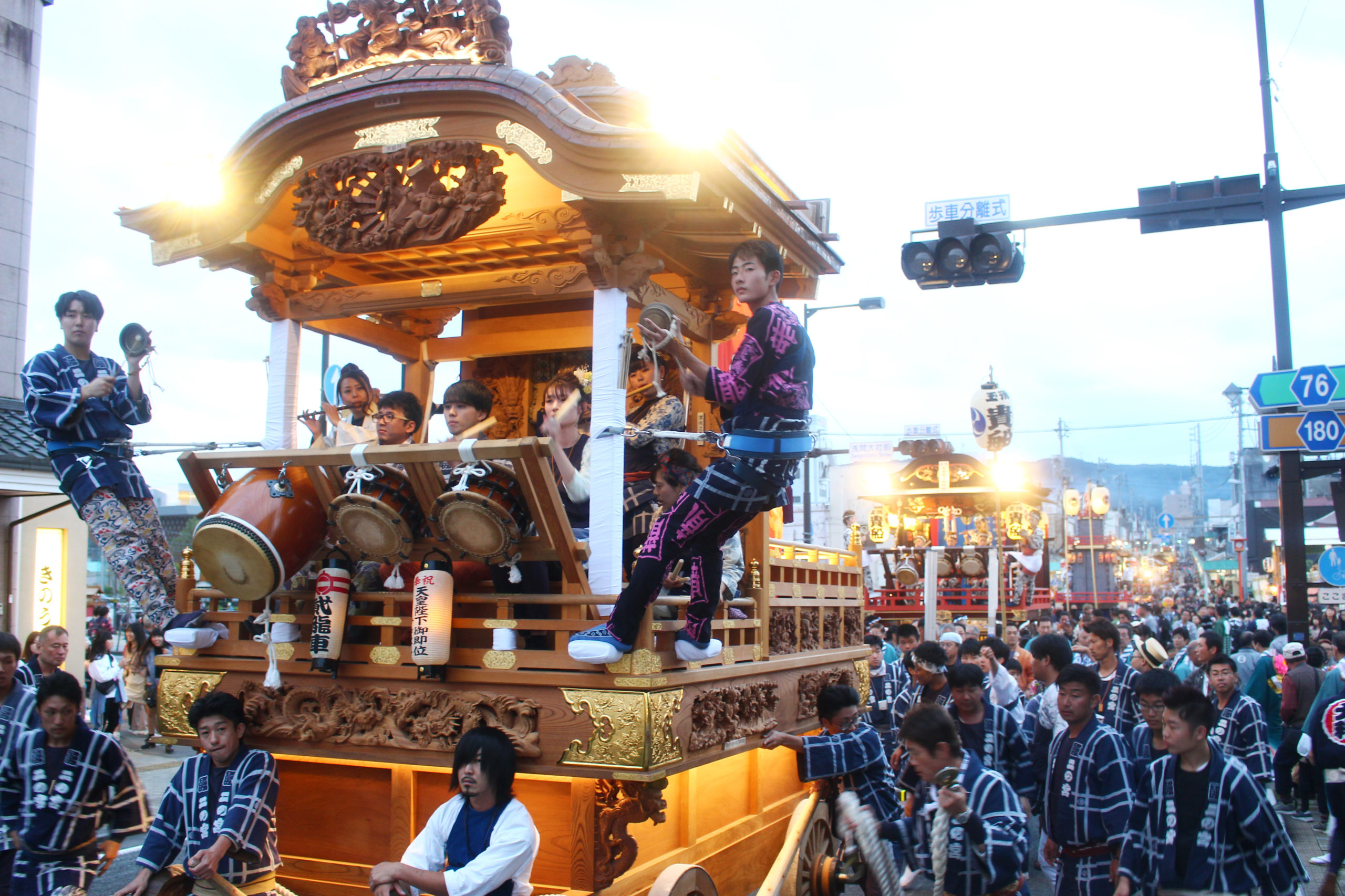 富士宮まつりと言えば、けんか囃子と競り合い！山車・屋台が接近して魅せ合う様子に興奮