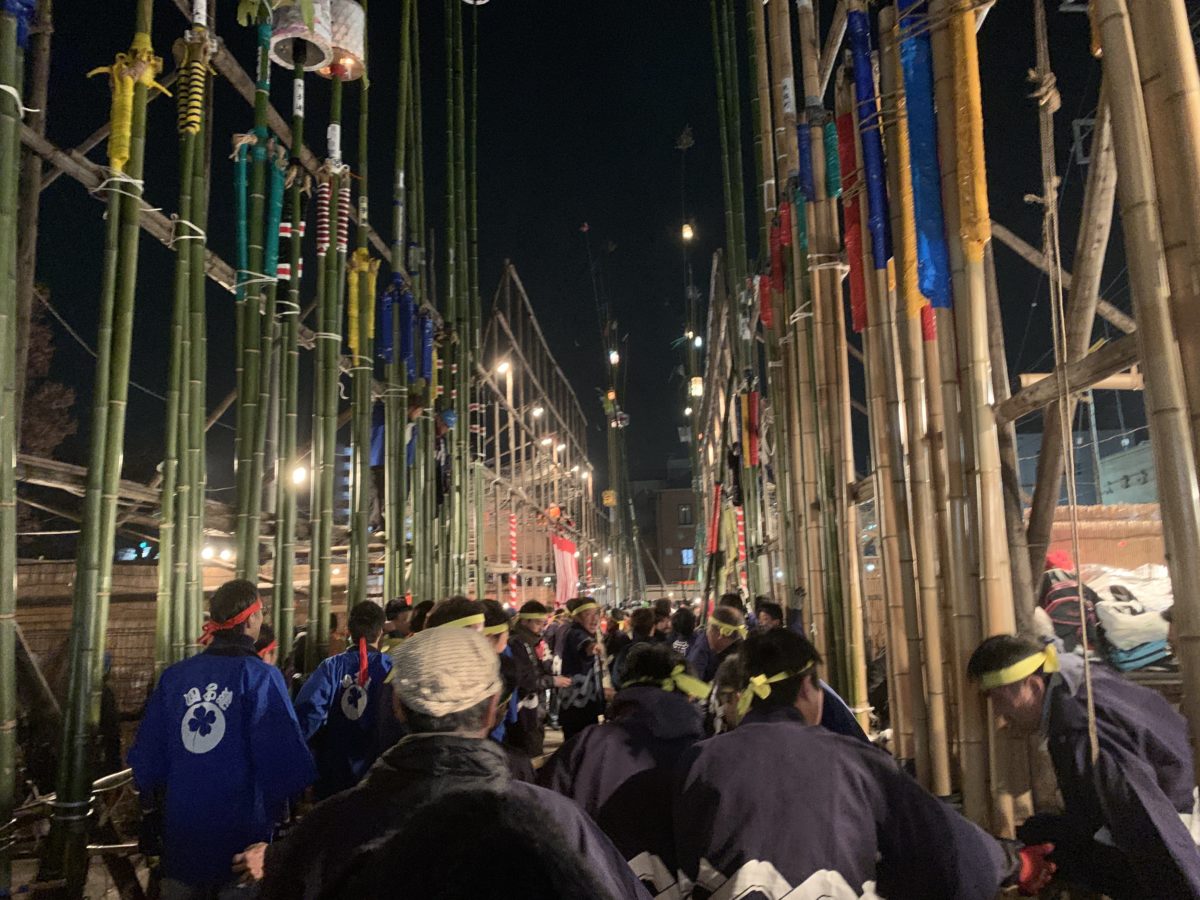 古河の提灯竿もみ祭りさん、ガチの空中戦に思わず「ゴムゴムの～～」と叫びたくなってしまう！