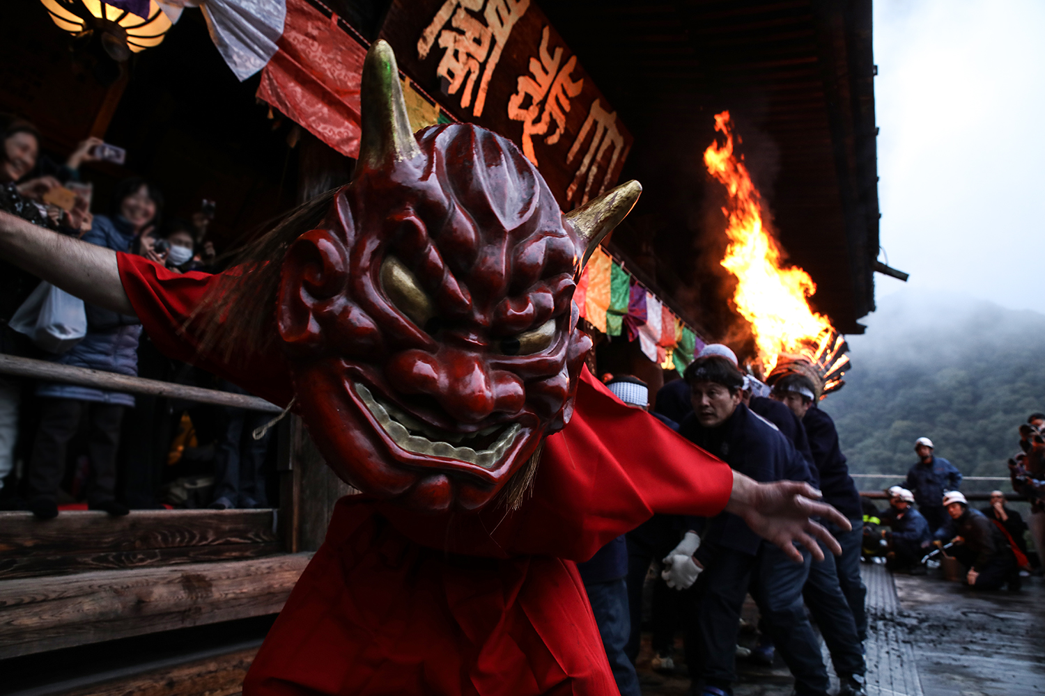 奈良 長谷寺【だだおし】大和の二大火祭と鬼の共演