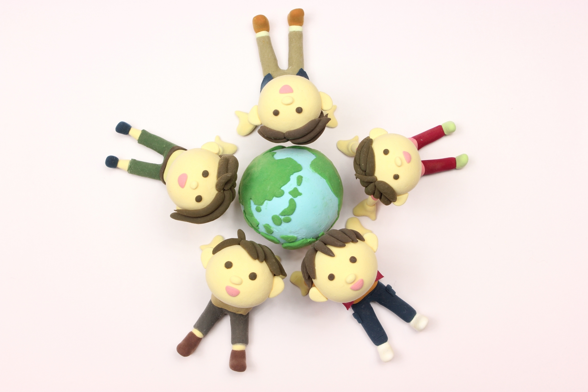 こどもの日は世界共通！こどもの成長を願う各国のお祝いとは