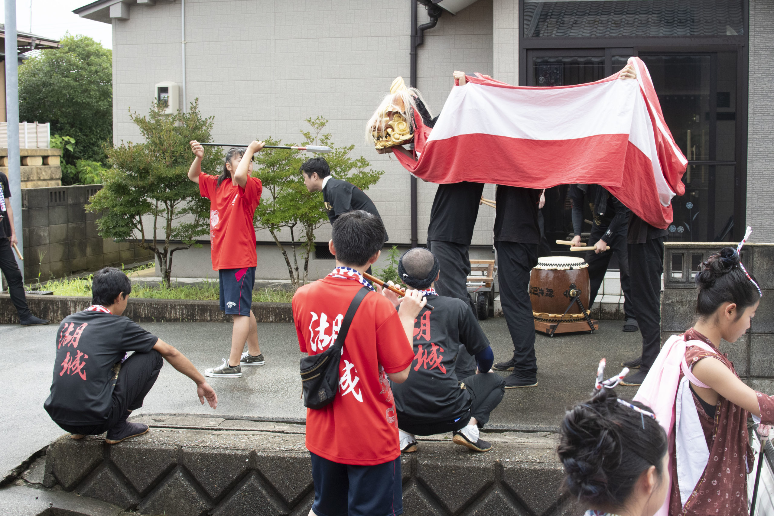 スターウォーズにピエロにプール！？石川県湖城町の進化系獅子舞！