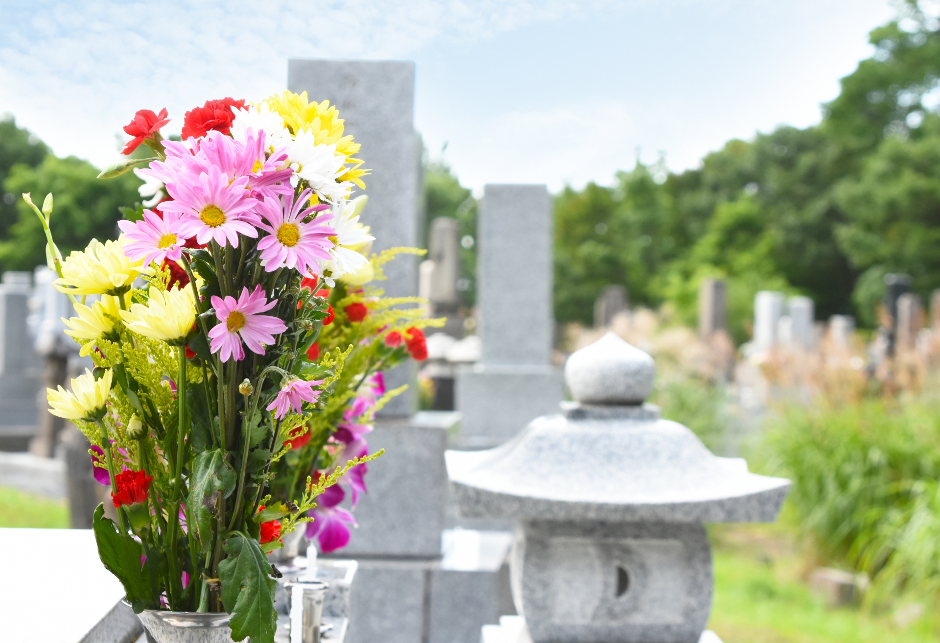 お盆とは？いつが休みなの？いまさら聞けないお盆のアレコレをご紹介！