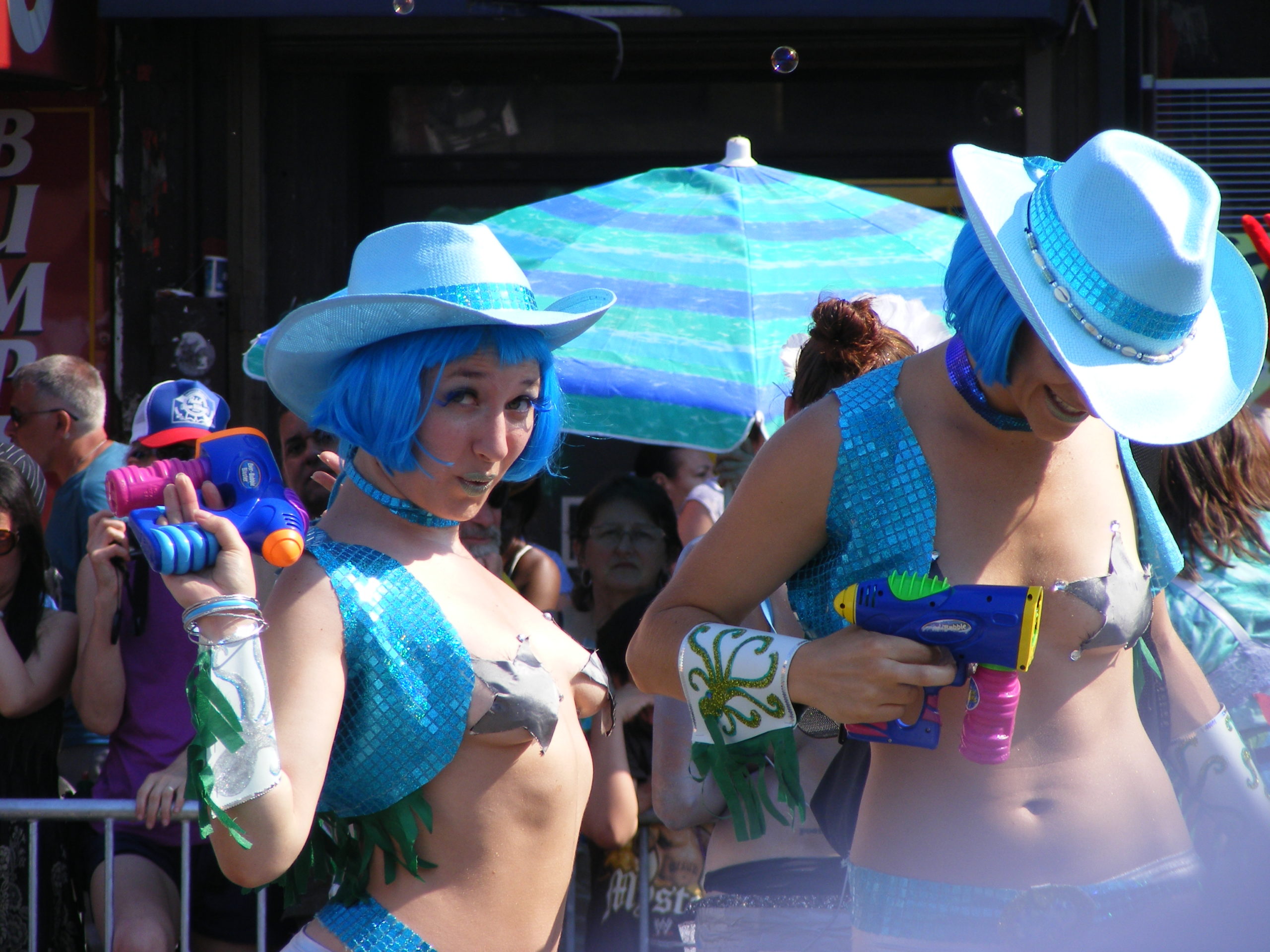 アート感覚盛り沢山。NYのマーメードパレード、今年中の開催実現となるか！