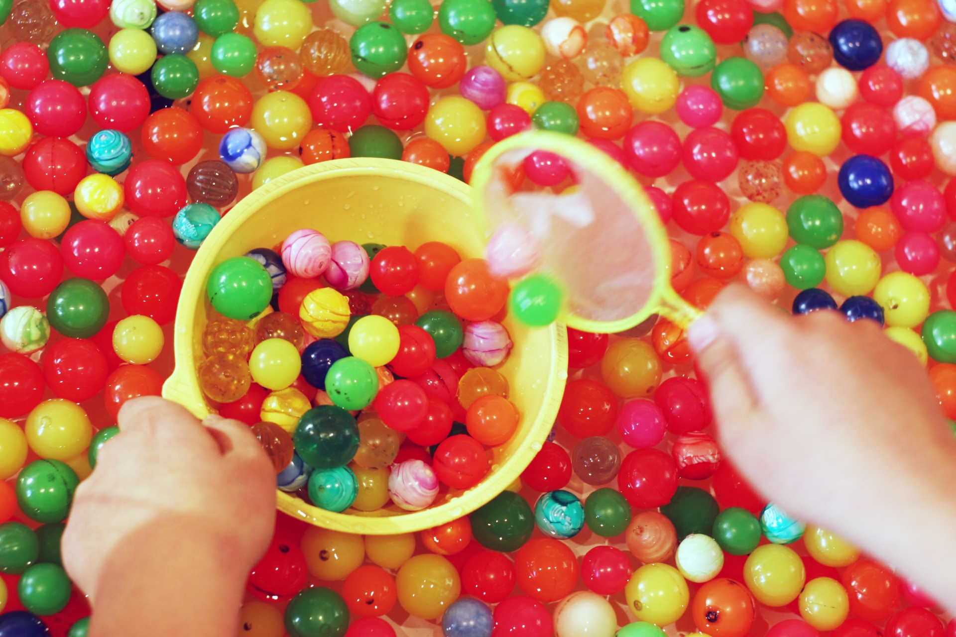 スーパーボールすくいを家で楽しもう！アイテムの買い方や作り方を紹介