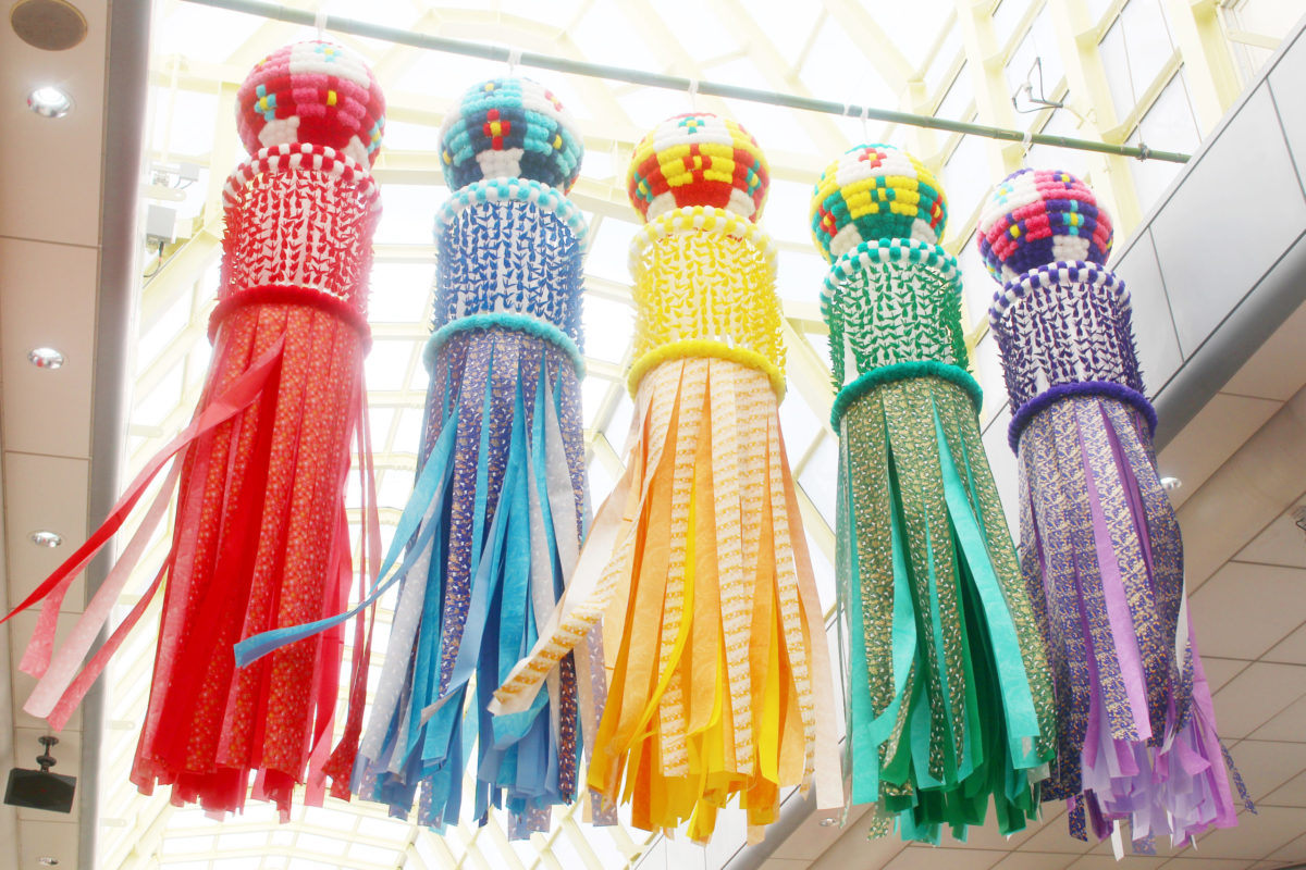 仙台七夕2020。祭りは中止だが、市内各店舗の七夕飾りに感じる心意気！