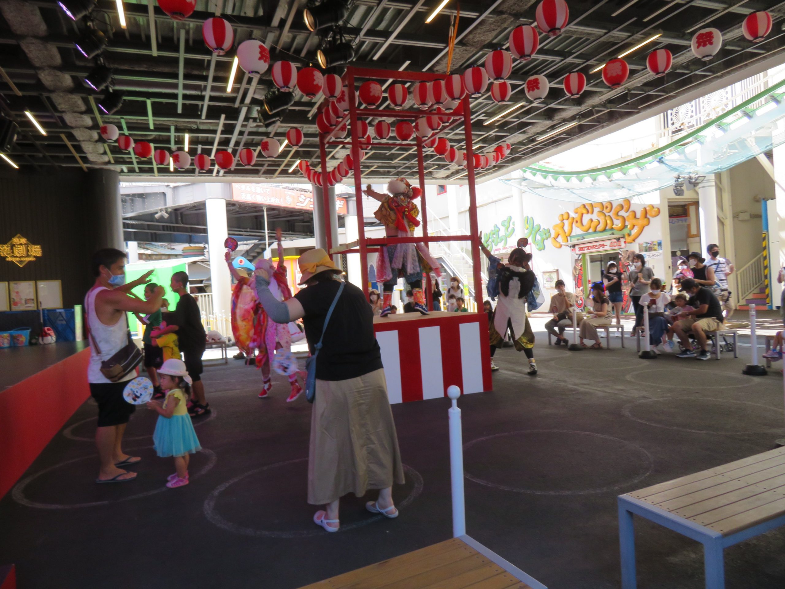 【花やしき夏祭り】歴史ムード漂う浅草の盆踊りでソーシャルthisダンス