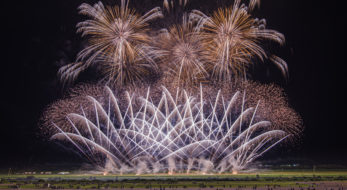 秋田・大曲でサプライズ花火実施！競技会クラスの超絶花火が聖地を彩る