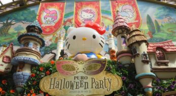 【ピューロハロウィンパーティー】イルミネーションで光り輝くキティちゃん