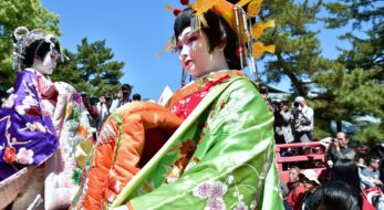 「しものせき海峡まつり・先帝祭」上臈道中は満腹の敬意｜観光経済新聞