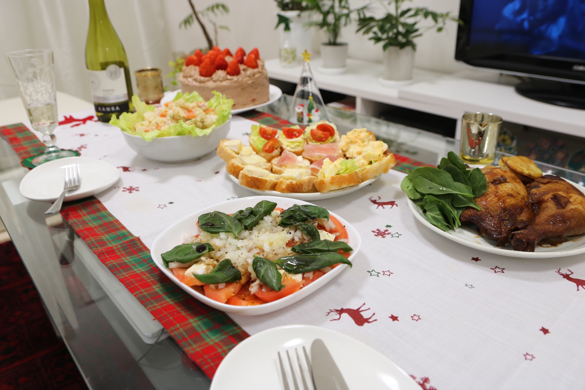 冬のご馳走が勢揃い！ファミレスで味わえるクリスマスメニュー！