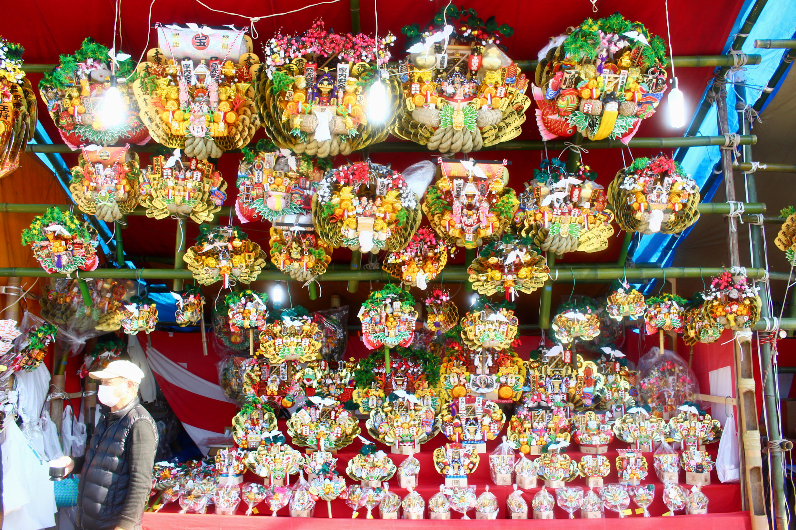 安食酉の市2020速報！熊手が並ぶ大鷲神社。子孫繁栄の飴が名物！？