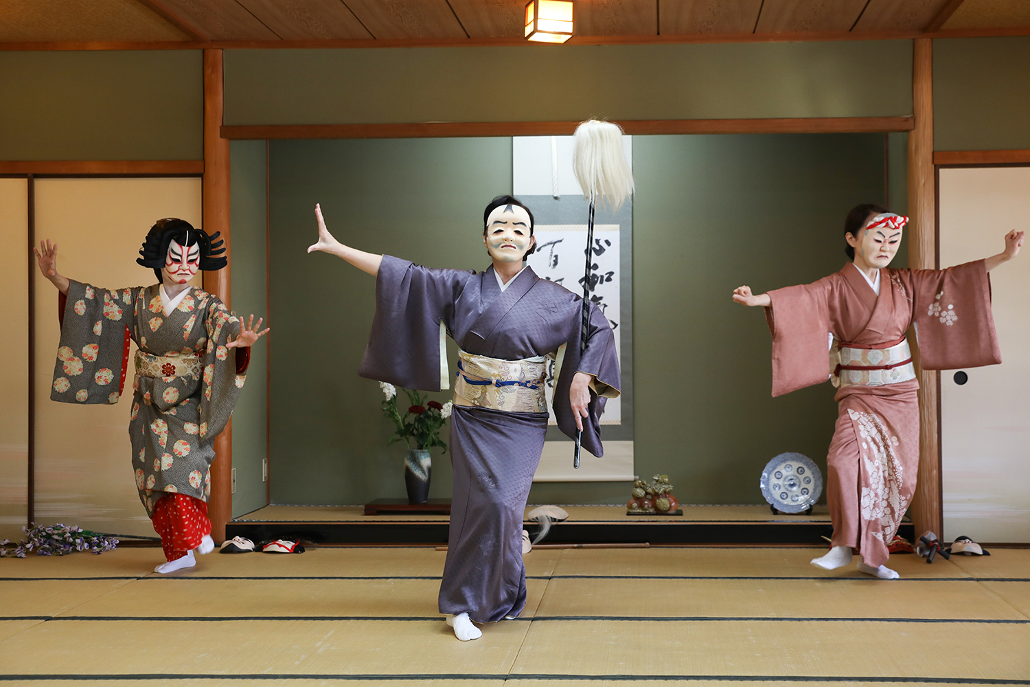 「大津絵踊り」大津の芸妓による曲解説！お面の日本舞踊は花街発祥