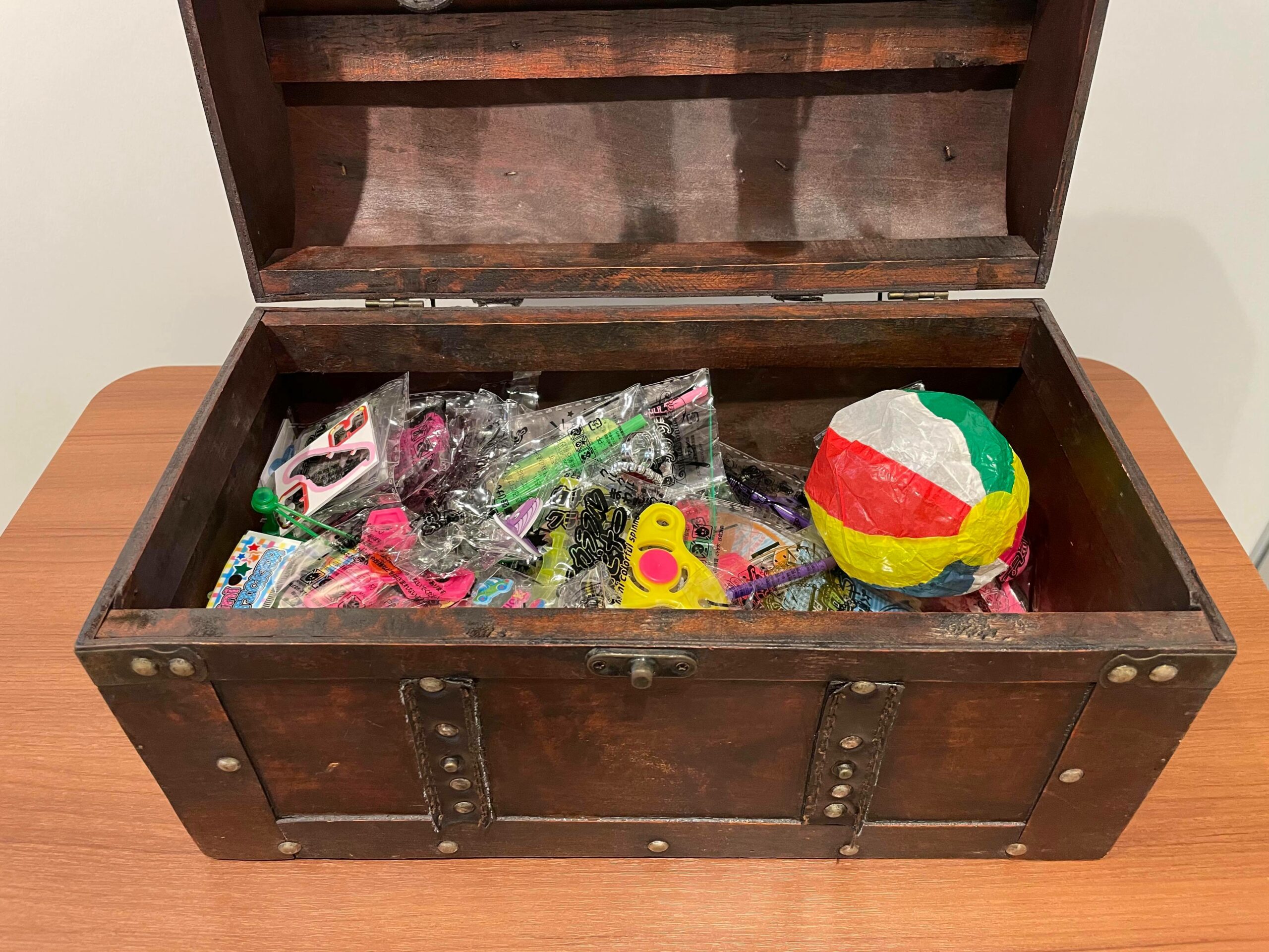 心の中の4歳児も大興奮！？屋台でよく見るあのおもちゃ詰め合わせレビュー！！