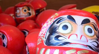 だるまとは？歴史や意味、全国のだるまに関わるお祭りを紹介！