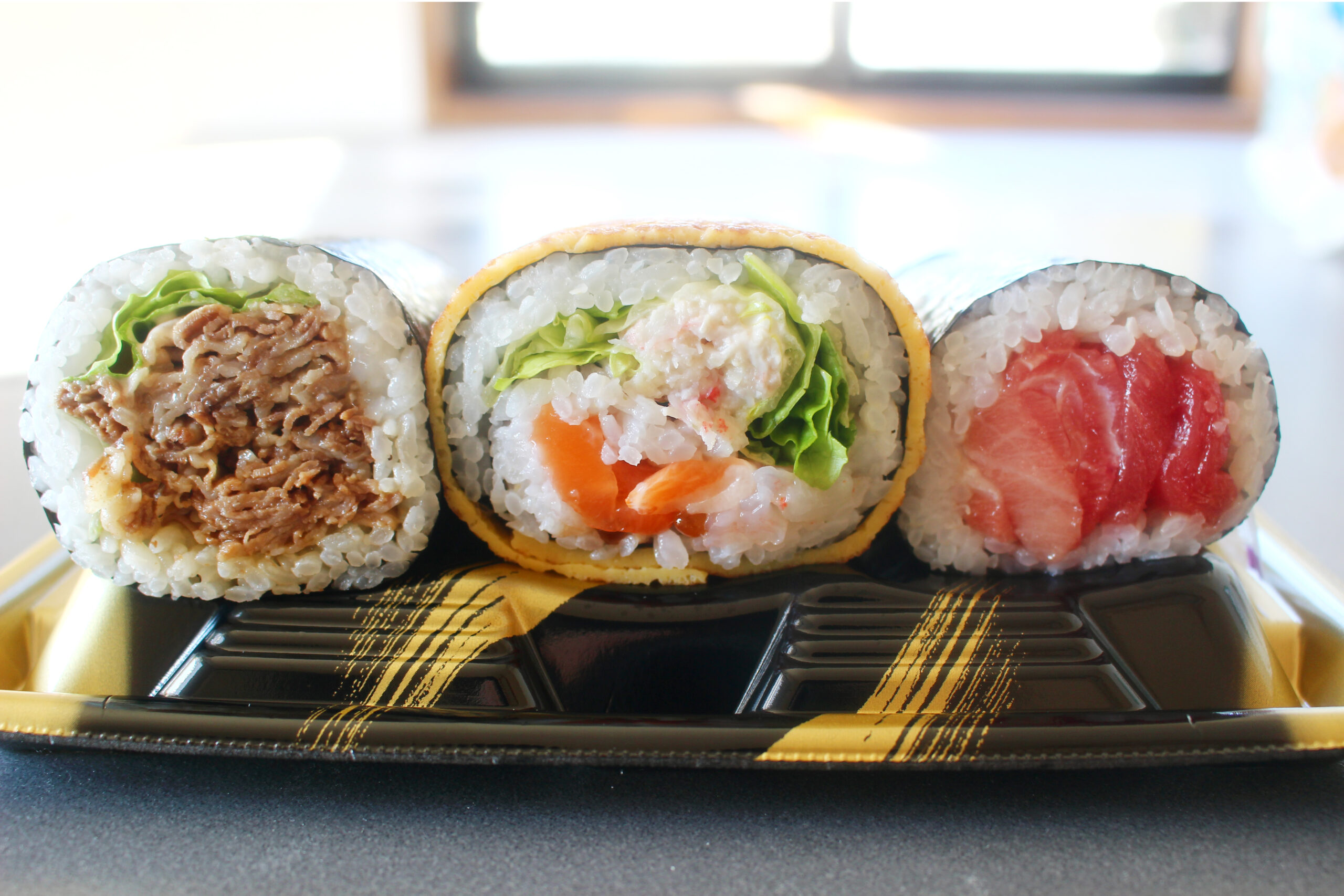 ライフの恵方巻は黒毛和牛、生サーモンに本鮪大トロまで目白押し！実食レポ