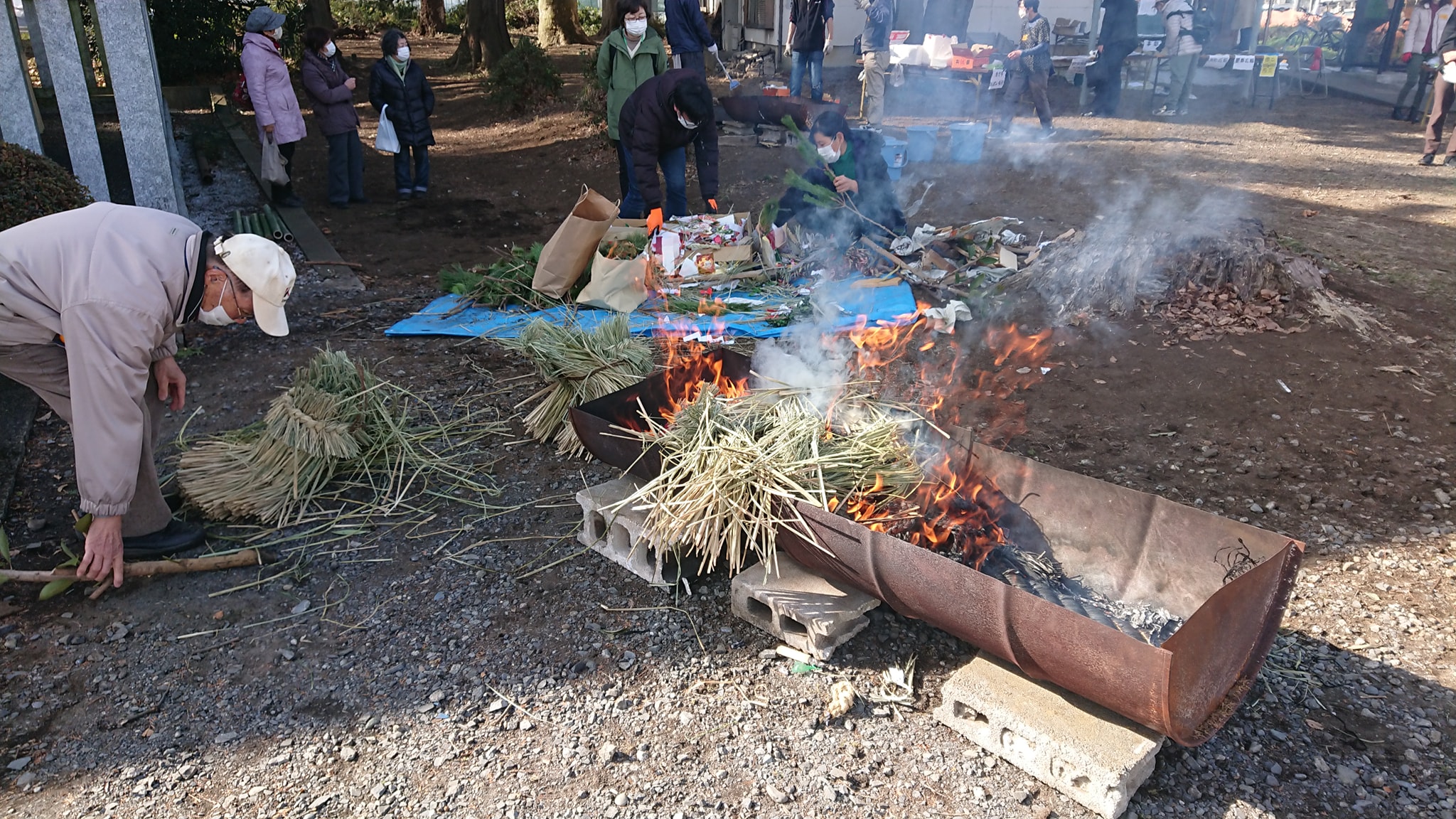 東京・日野の地域で再興した小さな伝統行事「平山どんど焼き」をレポート