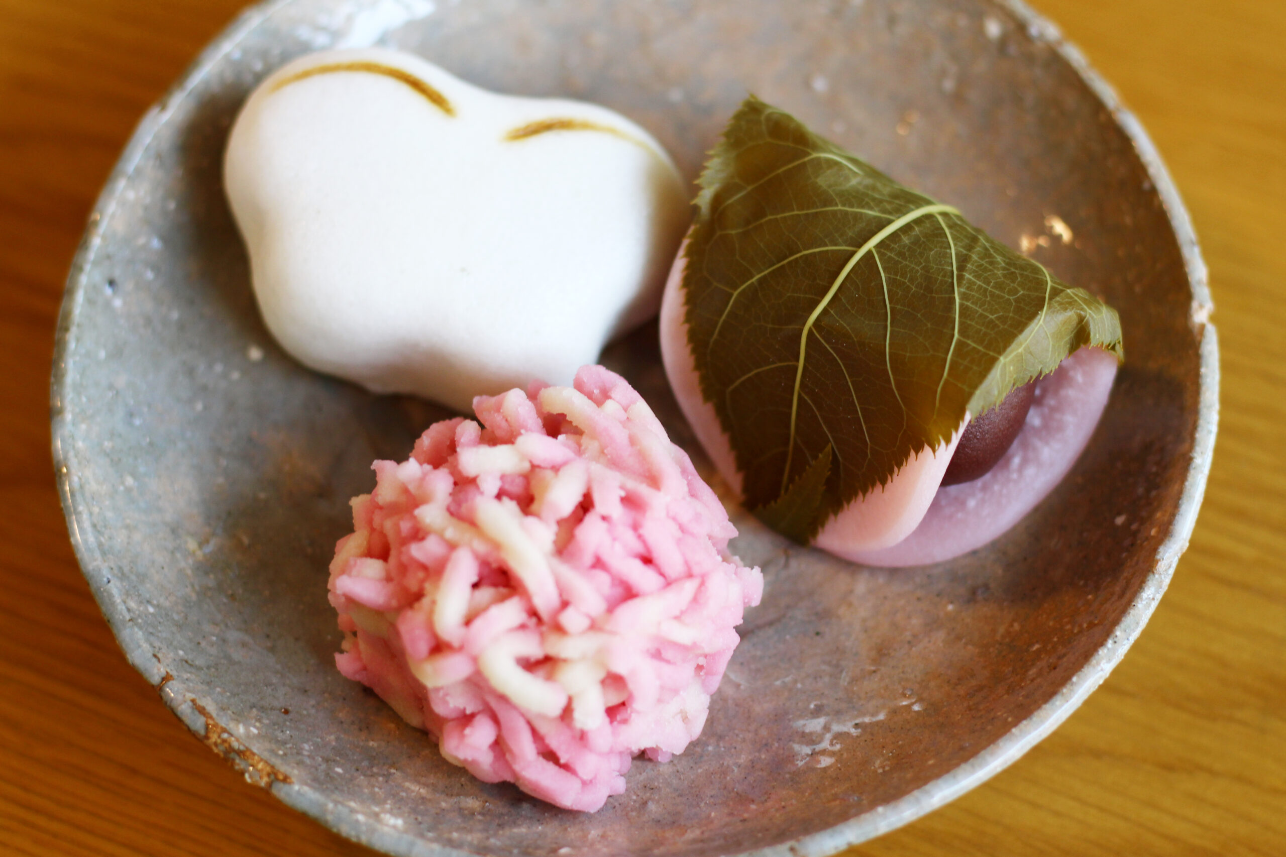 とらやは桜の季節に合わせたかわいい生菓子がたくさん！見て、食べて嬉しい