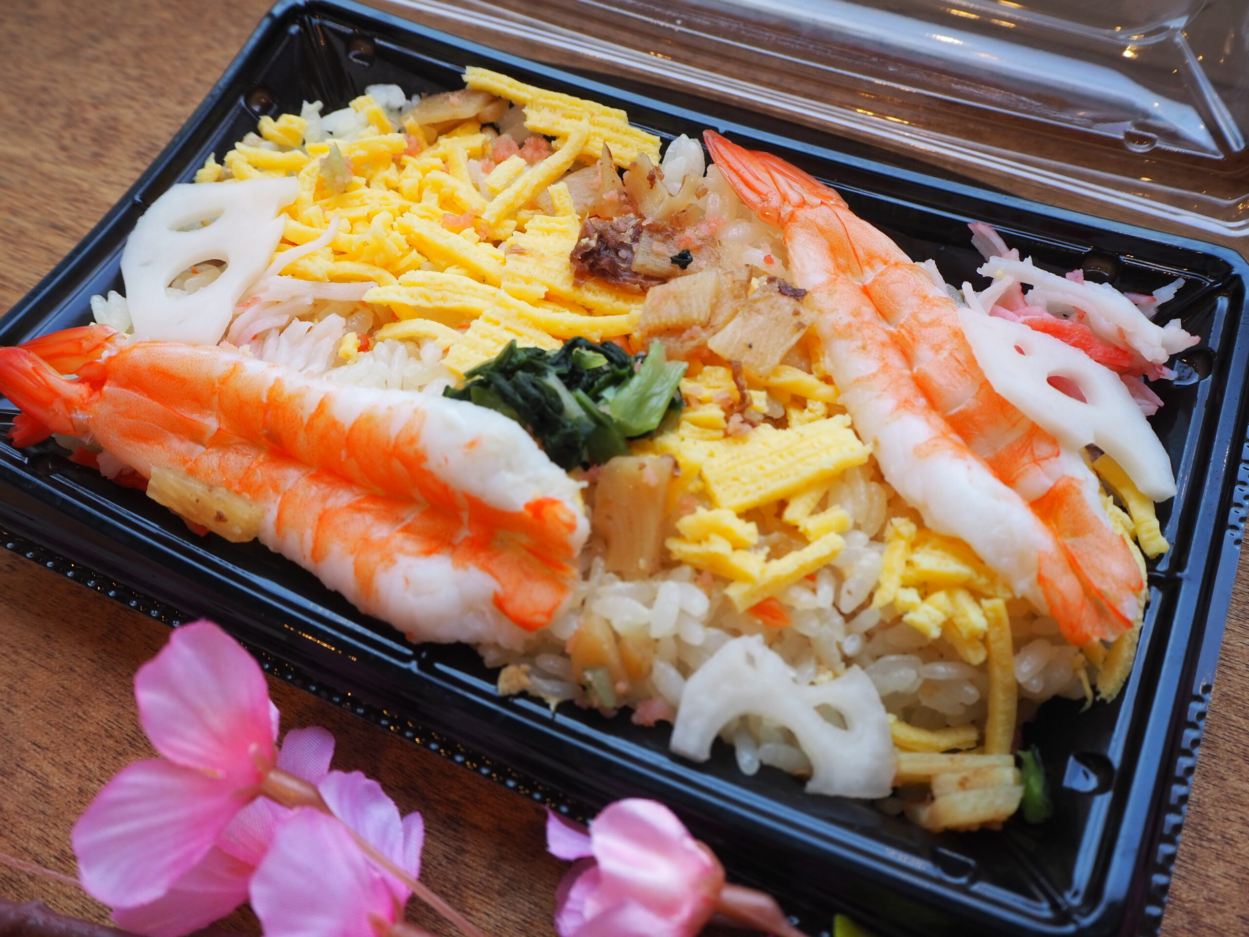 セブンイレブンの「海老五目ちらし寿司」でひなまつり！実食レポ