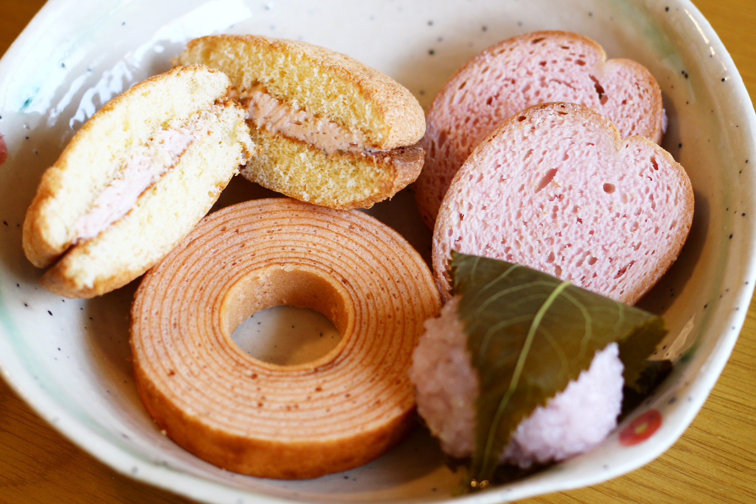 シャトレーゼの桜の季節限定スイーツ4選！定番の洋菓子から桜餅まで登場