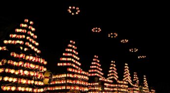 「二本松の提灯祭り」秋夜に浮かぶ幻想的な紅提灯｜観光経済新聞