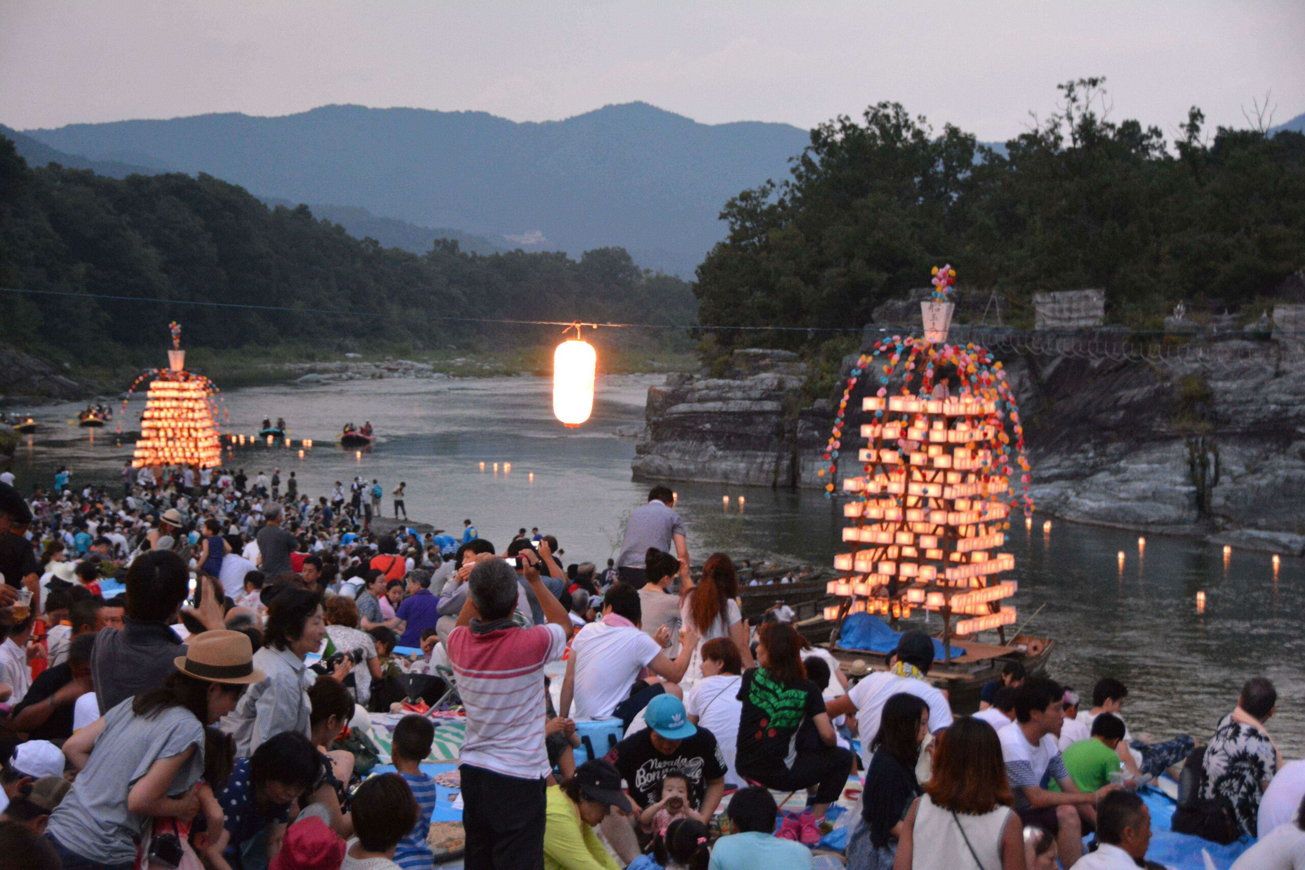 【宝登山神社】御朱印、初詣、桜、船玉祭、紅葉の四季の楽しみが溢れる長瀞の神社