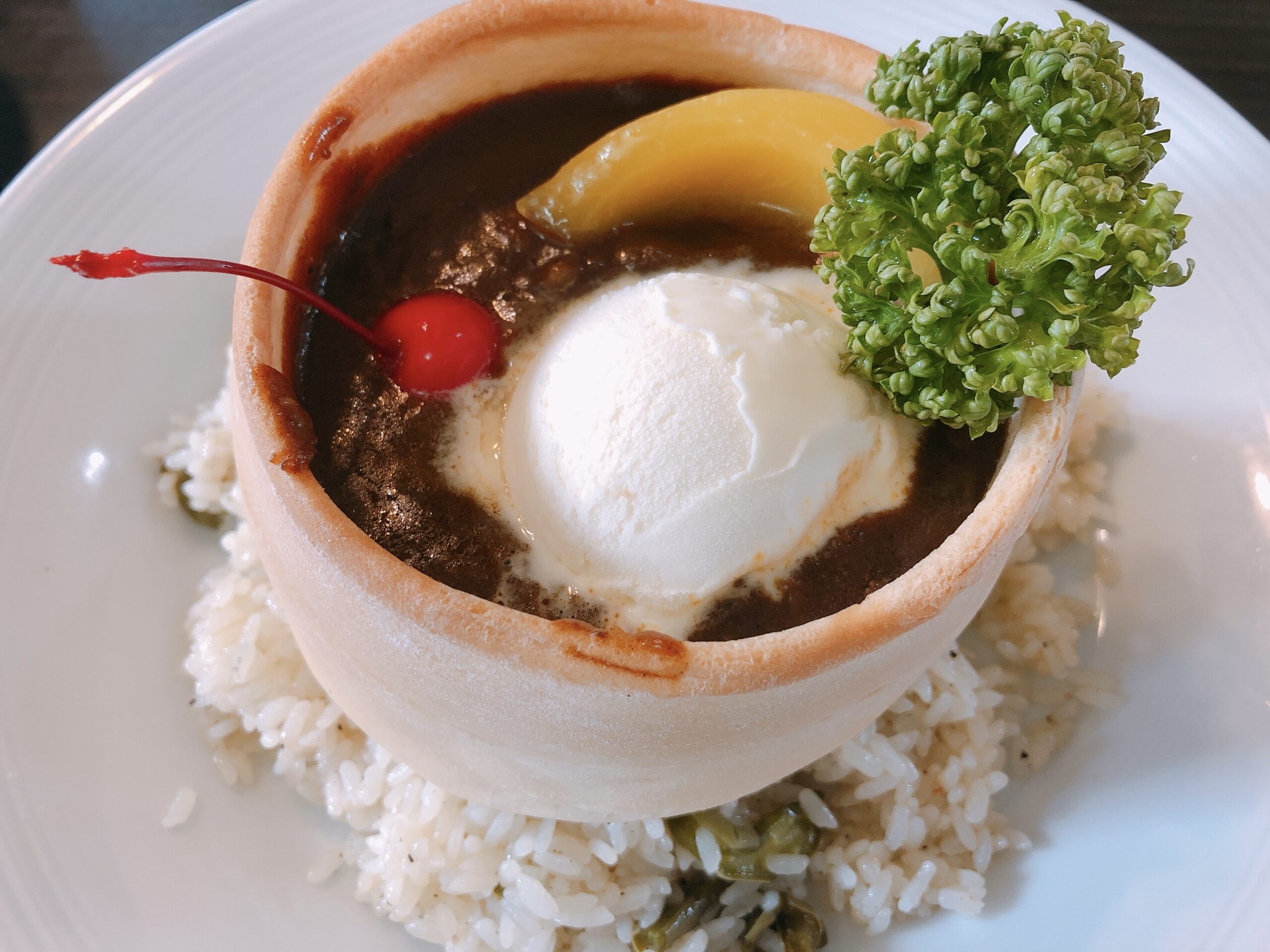 カレーとアイス、夢の共演!? 名古屋のカオスティック喫茶「マウンテン」の衝撃アイスクリームの味は!? 実食レポ
