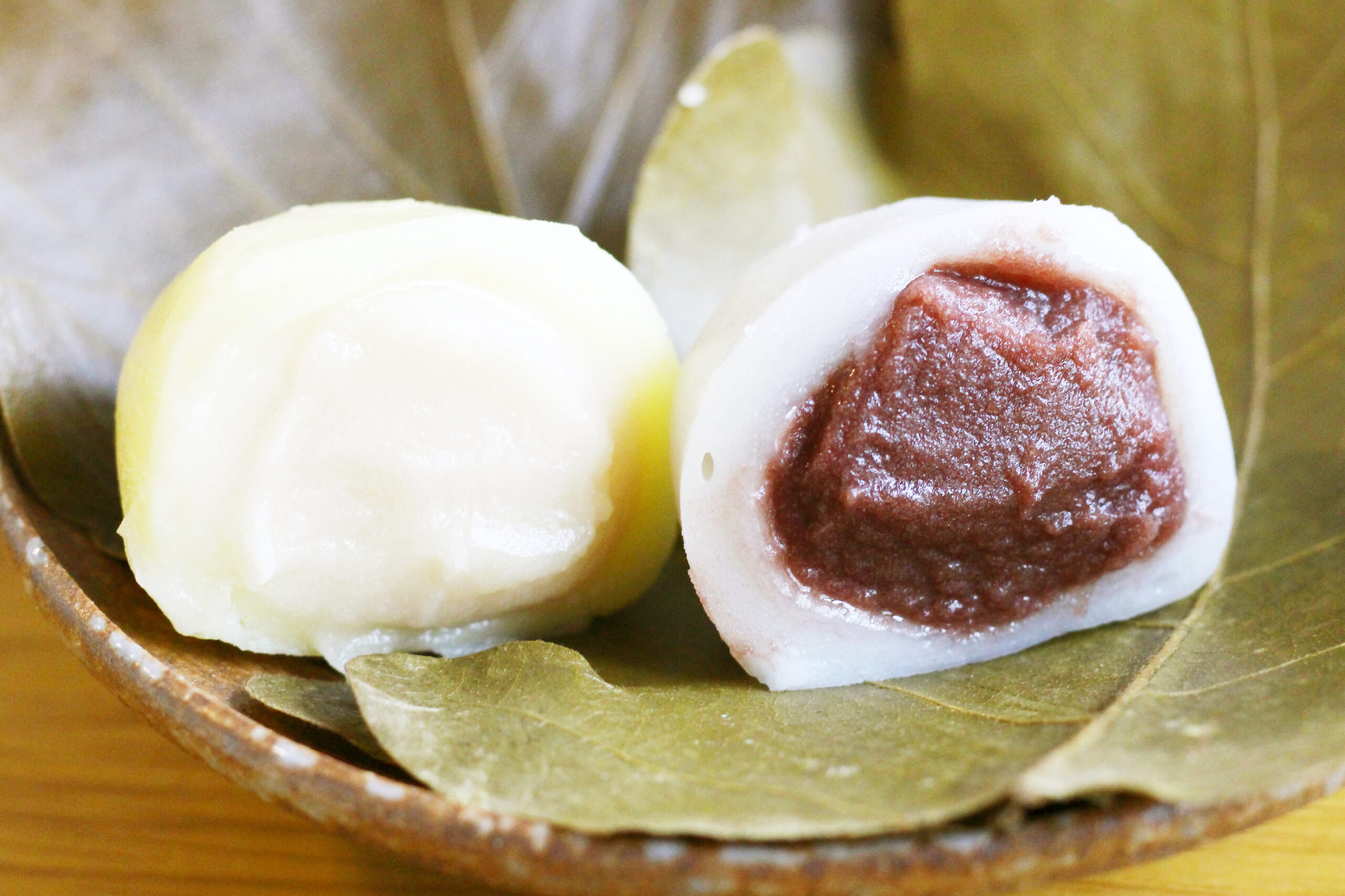 とらやの柏餅2選！こどもの日に合わせ、こし餡・味噌餡のかわいい2色登場