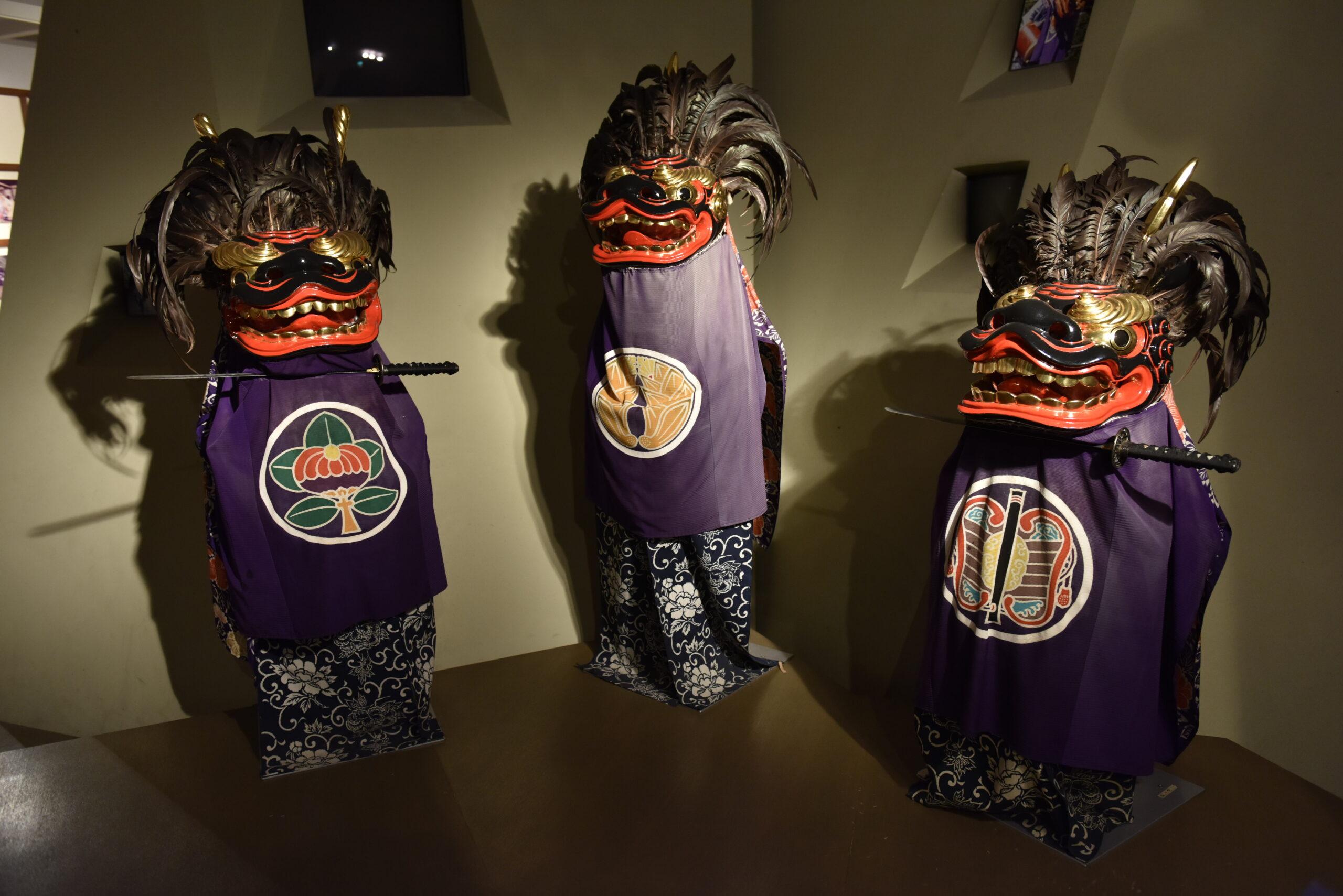 秩父・浦山で獅子舞の展示！人口約100人の地域で、多くの祭りが存続した理由とは？