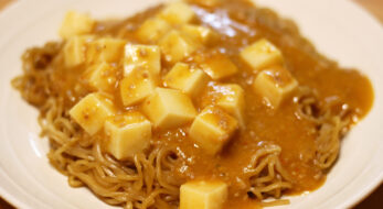 賄い料理から生まれた名物「仙台○○焼きそば」！麺の上に乗っているのは？