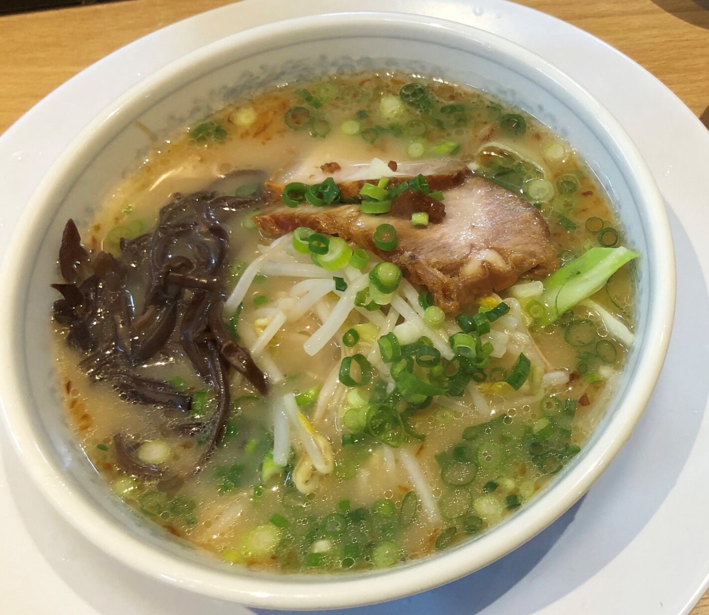 地元ファン多数！鹿児島ラーメンの人気店の味は？豚骨風なのに○○！